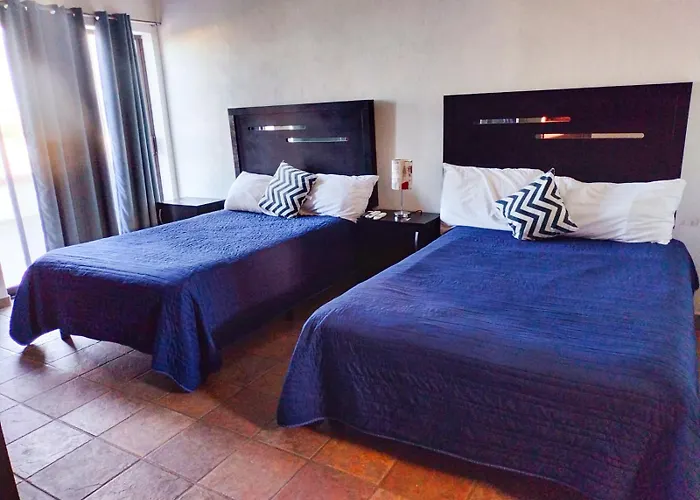 Hostal Las Quintas 3*
