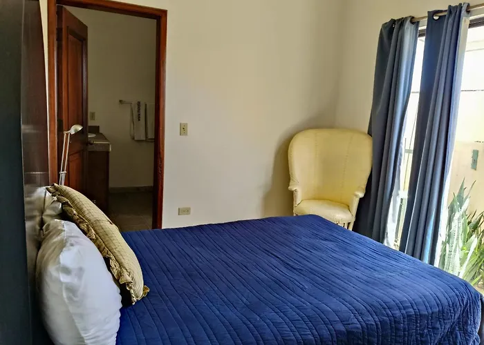 Hostal Las Quintas 3*